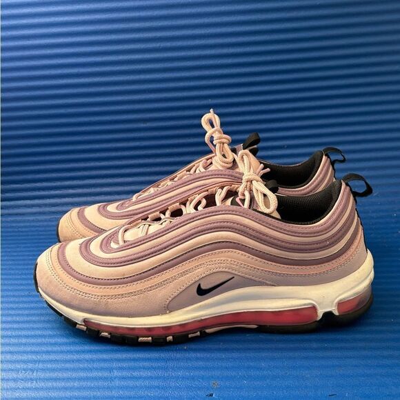 Nike Women's Athletic Shoes - Pink and Black - Picture 2 of 8